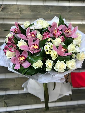 Букет цветов из: Розы и Хризантемы в Медведево