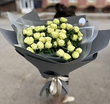 Букет Белые кустовые розы Солинеро в Медведево