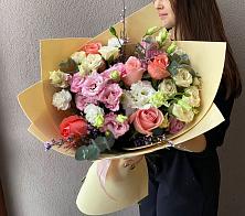 Букет цветов из:  Розы, Лизиантусы и Гвоздики #REPLACE_PRED# Медведево